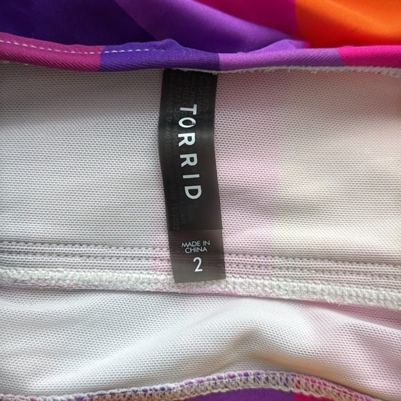Torrid Wireless Flounce Muted Rainbow Bikini Top Swimsuit Size 2X - Picture 8 of 8